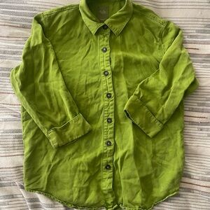 Women’s Green Button-Up Shirt 3/4 sleeve